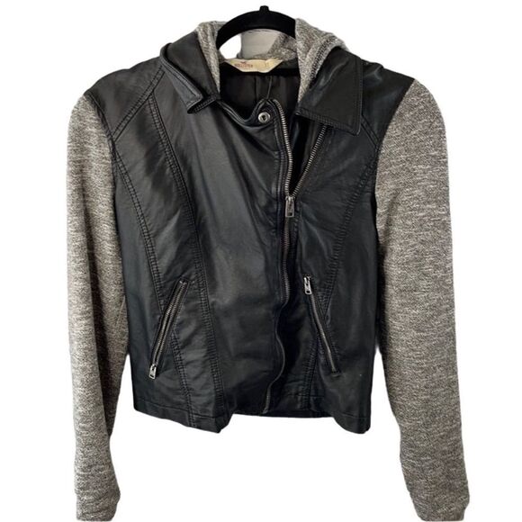 🧥 Hollister Faux Leather Jacket with Sweatshirt Sleeves - Size XS - Picture 1 of 4
